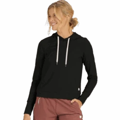 Vuori Women's Halo Essential Hoodie