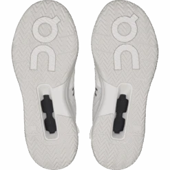 On Women's THE ROGER Clubhouse Pro 13 On Women's THE ROGER Clubhouse Pro -Sports Basement Outlet 100269321.WhiteIce.3