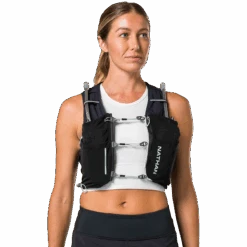 Nathan Women's Pinnacle Pro 6L -Sports Basement Outlet 100277844 BLKSURFBLU 2